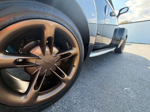 Used 2005 Chevrolet SSR w/ Preferred Equipment Group image 27