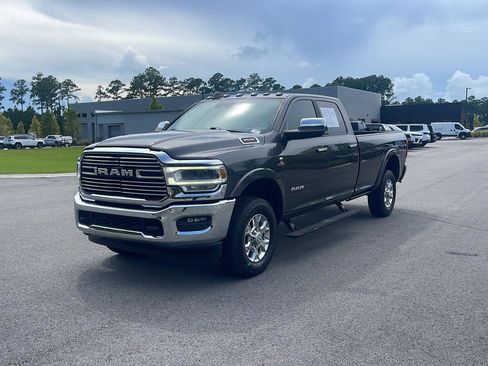 Used 2022 RAM 3500 Laramie AWD/4WD image 3
