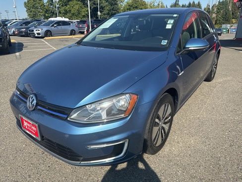 Used 2016 Volkswagen e-Golf SE w/ DC Fast Charging Package image 1