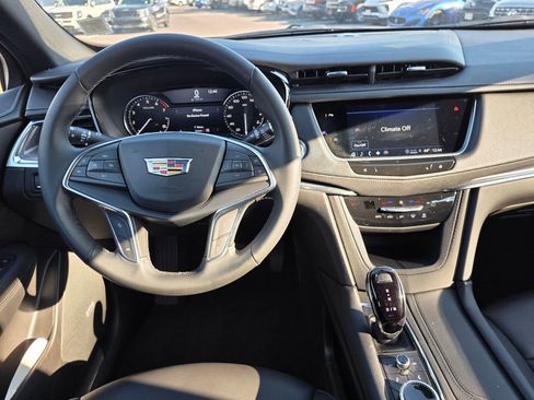 Used 2024 Cadillac XT5 Luxury image 13