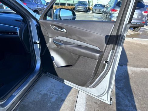 Used 2024 Cadillac XT4 Premium Luxury image 16