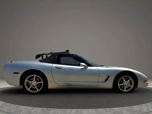 Used 2003 Chevrolet Corvette Convertible w/ Preferred Equipment Group1 RWD image 6