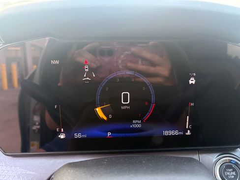 Used 2025 Chevrolet Trax ACTIV w/ Sunroof Package FWD image 13