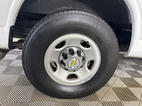 Used 2024 Chevrolet Express 3500 LT w/ LT Preferred Equipment Group image 26