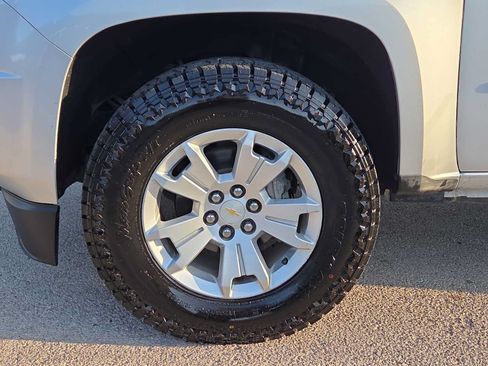 Used 2018 Chevrolet Colorado LT w/ Luxury Package, Chrome AWD/4WD image 12