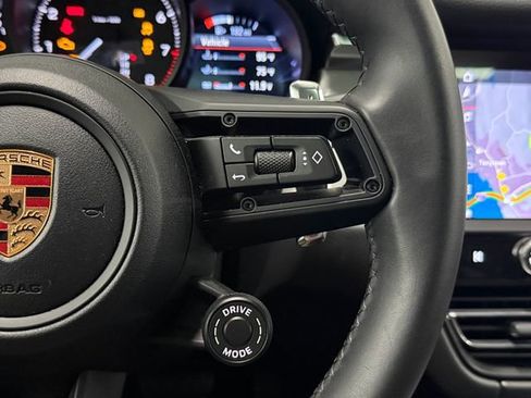 Certified 2026 Porsche Macan AWD/4WD image 25