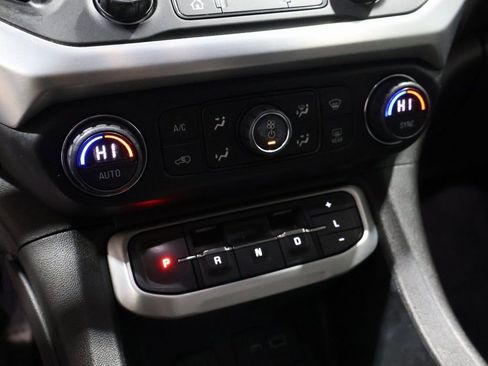 Used 2021 GMC Acadia SLE w/ Driver Convenience Package image 30