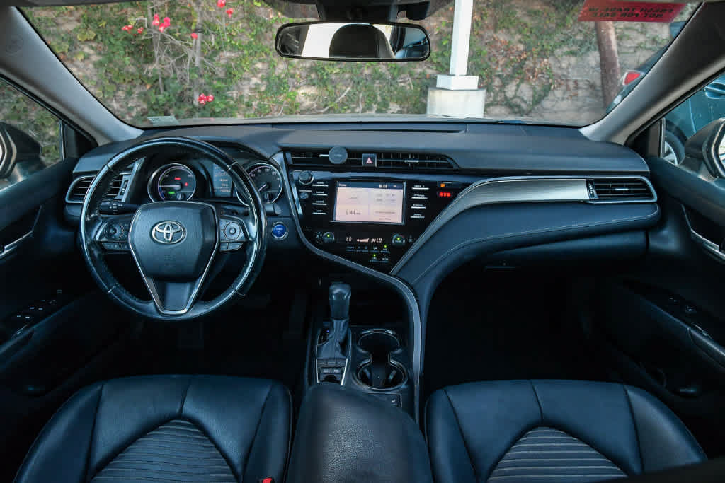 Used 2019 Toyota Camry SE w/ Protection Package (Q2) FWD image 14
