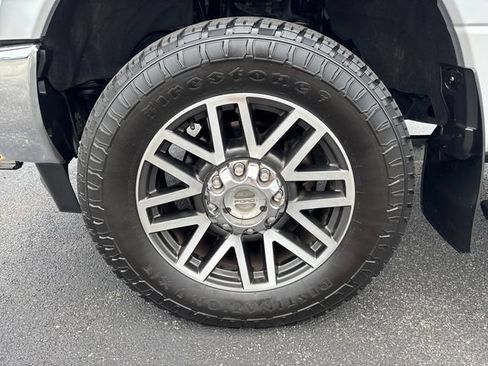Used 2017 Ford F250 Lariat w/ Lariat Value Package AWD/4WD image 17
