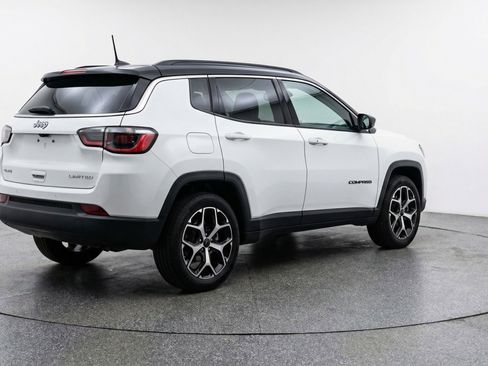 Used 2025 Jeep Compass Limited AWD/4WD image 9