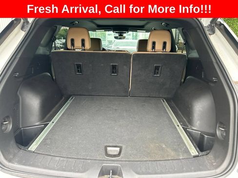 Used 2019 Chevrolet Blazer Premier w/ Sun and Wheels Package FWD image 18