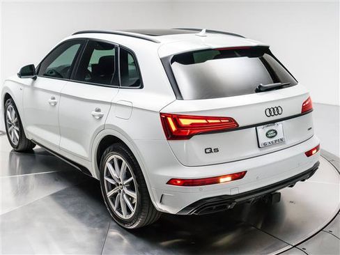 Used 2024 Audi Q5 e Premium Plus w/ Premium Plus Package AWD/4WD image 31