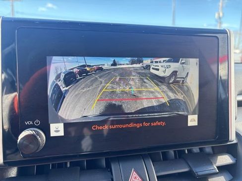 Used 2025 Toyota RAV4 XLE image 22