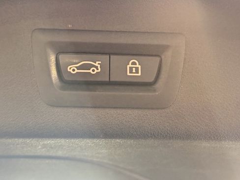 Used 2020 BMW X7 xDrive40i w/ Executive Package image 23