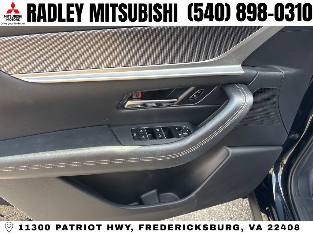 Used 2024 MAZDA CX-90 Plug-In Hybrid w/ Preferred AWD/4WD image 10