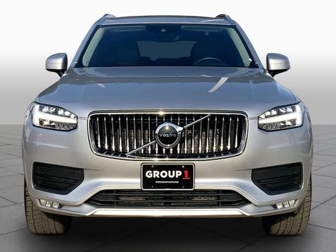 Used 2022 Volvo XC90 T5 Momentum FWD image 4