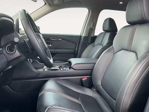 Used 2025 Honda Pilot EX-L image 9