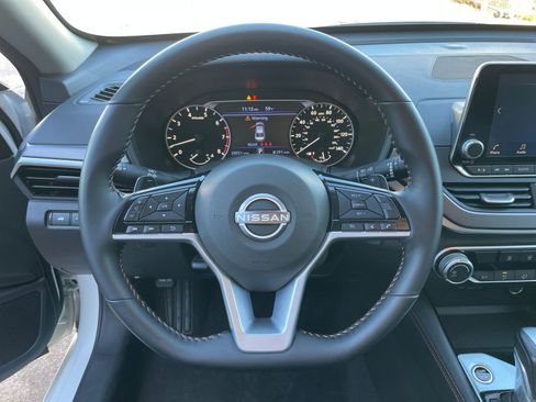 Used 2025 Nissan Altima 2.5 SR image 25