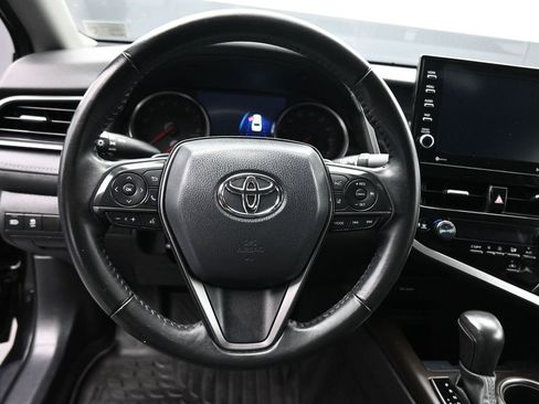 Used 2022 Toyota Camry XSE image 14