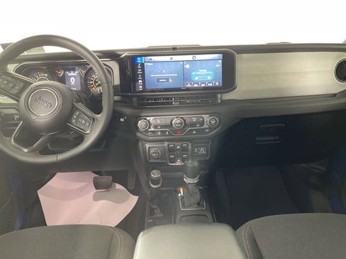 Used 2024 Jeep Gladiator Sport image 14