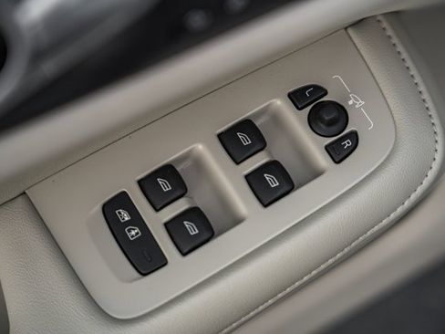 Used 2024 Volvo S60 B5 Plus image 35