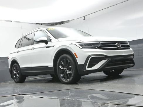 Used 2022 Volkswagen Tiguan SE image 33