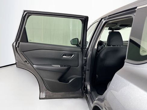 Used 2024 Nissan Rogue SV image 25