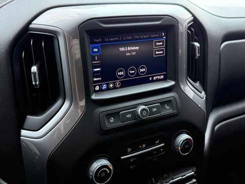 Used 2022 Chevrolet Silverado 1500 Custom w/ Safety Confidence Package AWD/4WD image 20