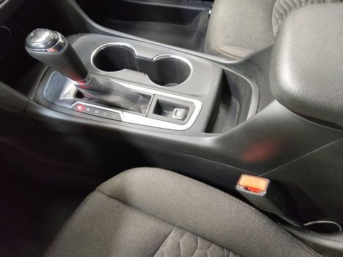 Used 2021 Chevrolet Equinox LT image 26