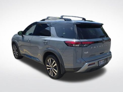 Used 2022 Nissan Pathfinder Platinum w/ Cargo Package FWD image 5