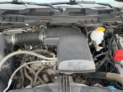 Used 2019 RAM 1500 Express image 18