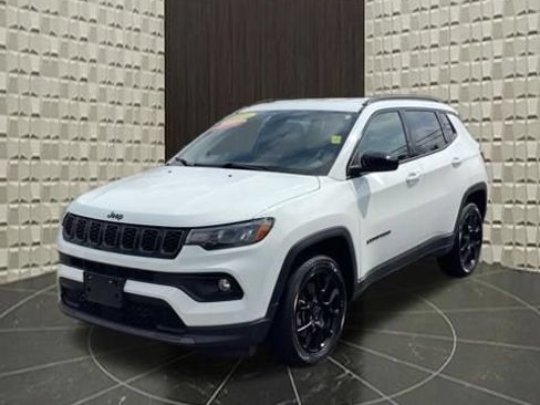 Certified 2025 Jeep Compass Latitude w/ Convenience Group AWD/4WD image 10