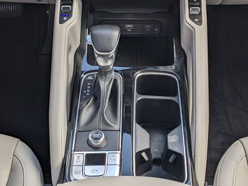 Certified 2023 Kia Telluride EX w/ EX Captain's Chair Package image 17