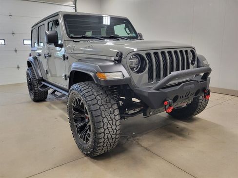 Used 2020 Jeep Wrangler Unlimited Sport image 11