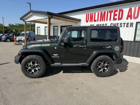 Used 2011 Jeep Wrangler Sahara w/ Dual Top Group AWD/4WD image 13
