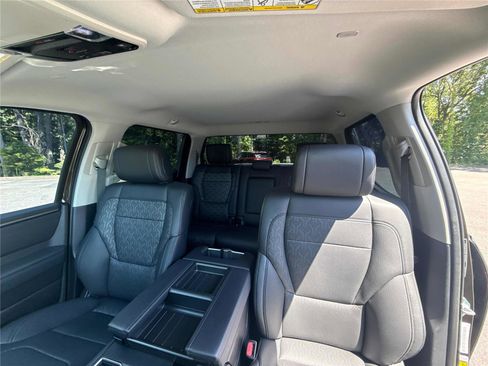 Used 2023 Toyota Tundra Limited AWD/4WD image 25