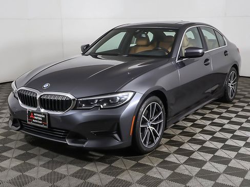 Used 2021 BMW 330i xDrive Sedan w/ Premium Package image 8