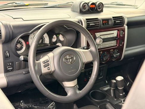 Used 2007 Toyota FJ Cruiser 4WD image 16