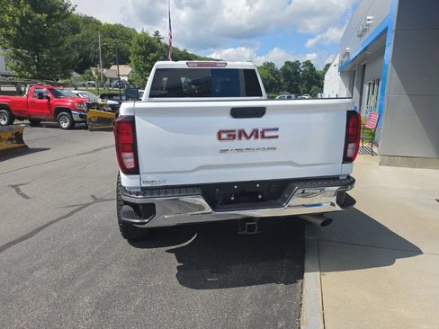 Used 2025 GMC Sierra 2500 Pro w/ Convenience Package AWD/4WD image 5