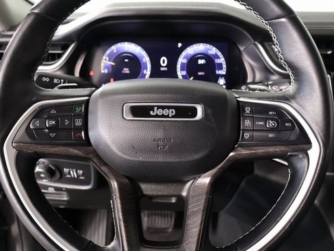 Used 2022 Jeep Grand Cherokee Limited w/ Trailer Tow Prep Group (B) image 3