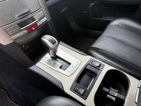 Used 2011 Subaru Outback 2.5i Limited w/ PWR Moonroof Pkg image 32