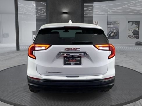 Used 2024 GMC Terrain SLE FWD image 6