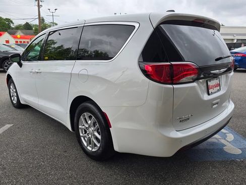New 2027 Chrysler Pacifica LX FWD image 34