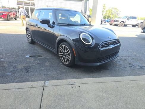 Used 2025 MINI Cooper S FWD image 1