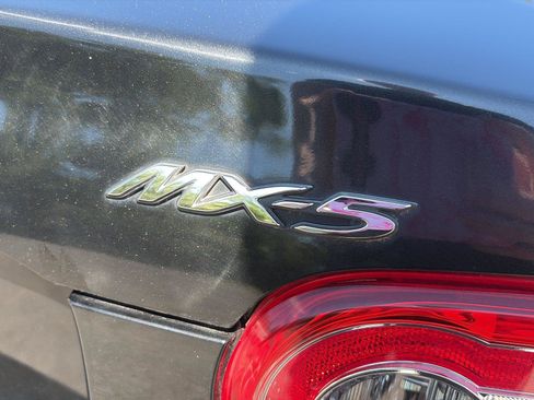 Used 2013 MAZDA MX-5 Miata Grand Touring w/ Premium Pkg RWD image 39