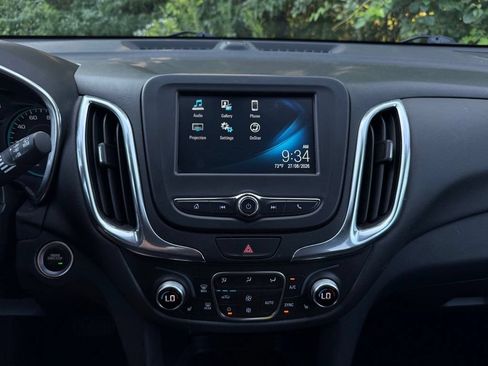 Used 2018 Chevrolet Equinox LT AWD/4WD image 35