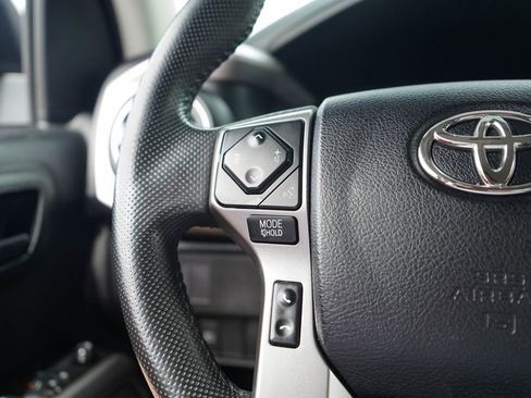 Used 2022 Toyota Tacoma SR5 RWD image 26