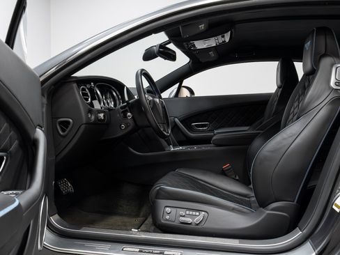 Used 2017 Bentley Continental GT image 5