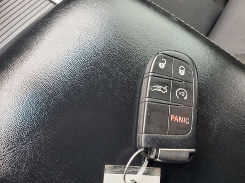 Used 2017 Dodge Charger SE w/ Popular Equipment Group image 24