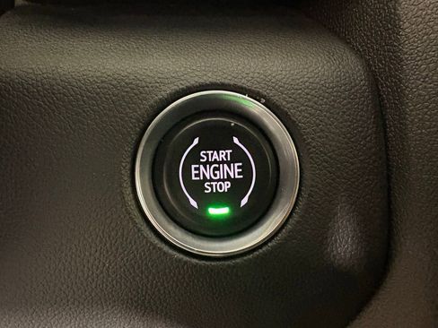 Used 2025 GMC Acadia Elevation image 31